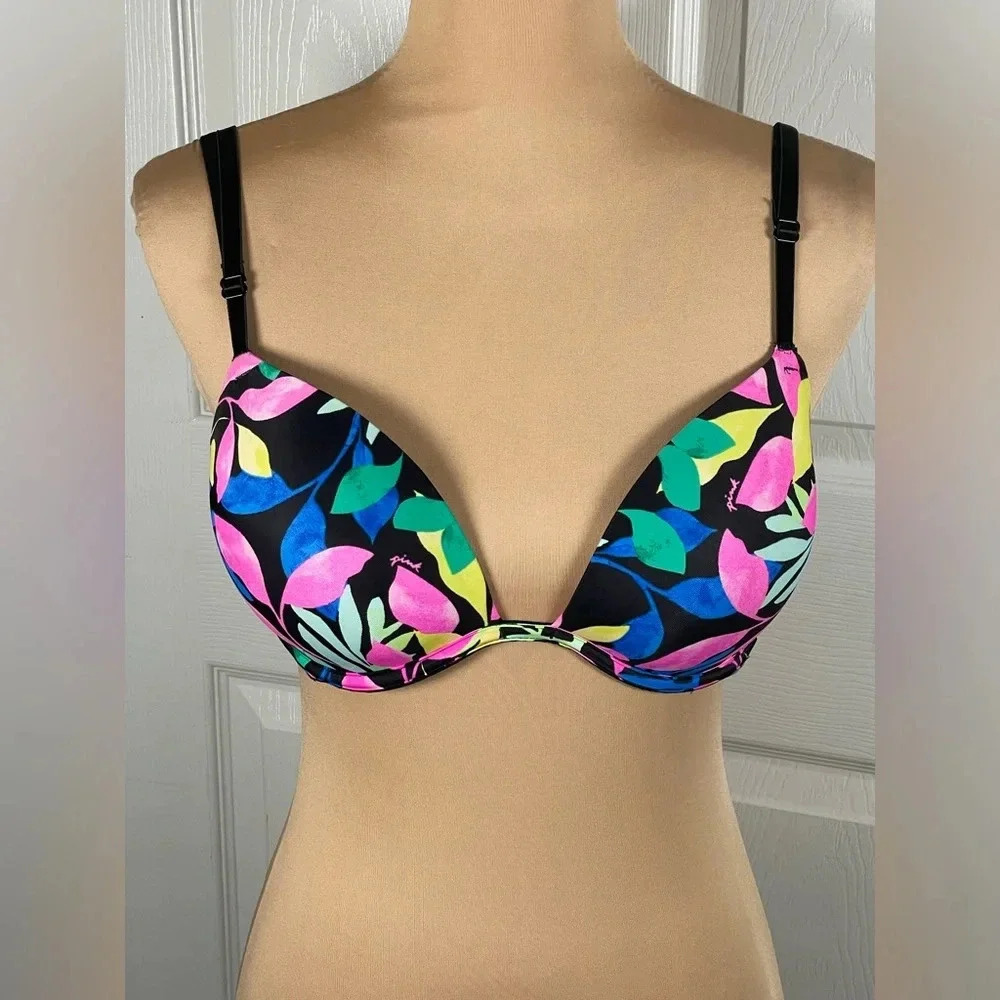 🩷‎ V SECRET bra 32C 🩷 - Picture 4 of 8